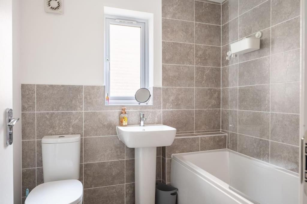 Cosy 3 Bed Near Beaches, Cardiff & Brecon Beacons Coity Eksteriør bilde